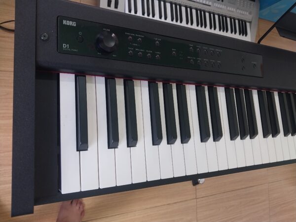 Piano điện korg d1 8tr500
